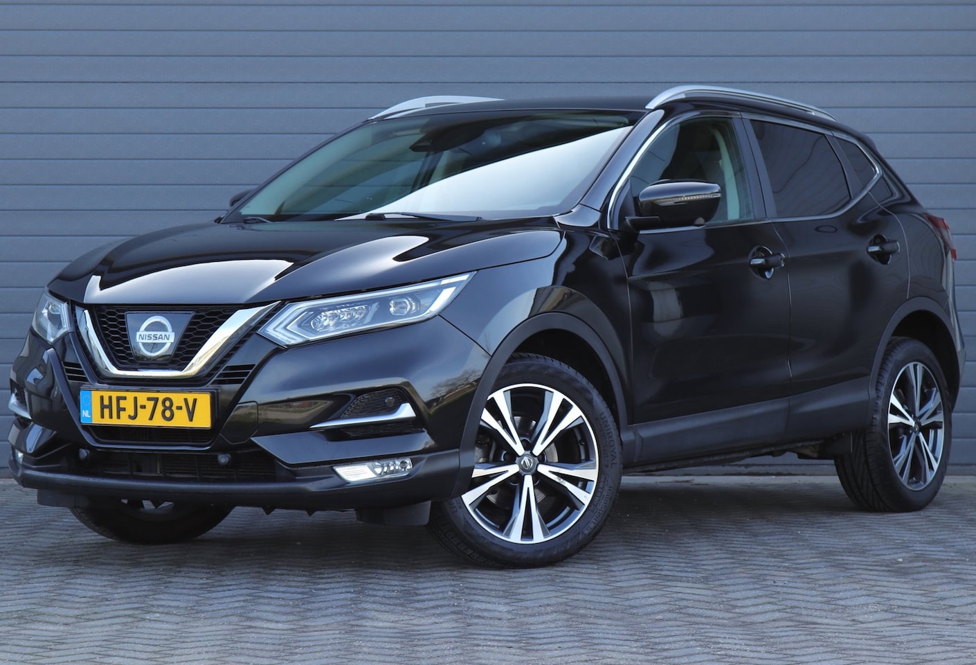 Nissan Qashqai - 1.2 Pano / Camera / Navigatie - AutoWereld.nl