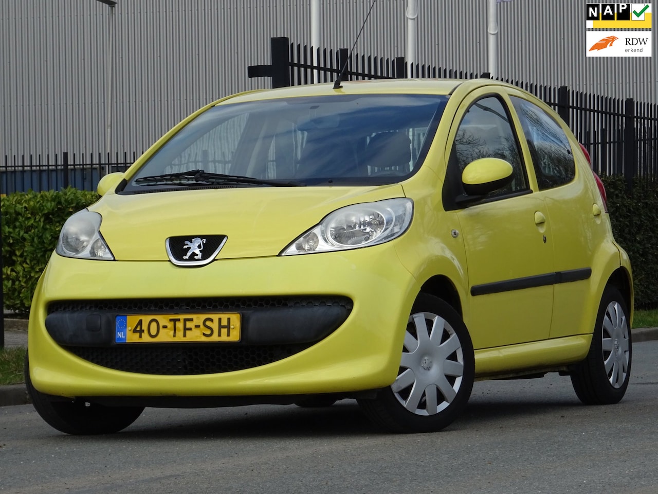 Peugeot 107 - 1.0-12V XS AUTOMAAT 5DRS NAP/AIRCO/ELEKRAM/APK - AutoWereld.nl