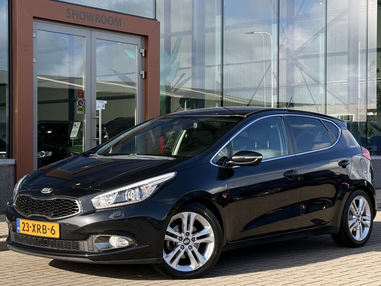 Kia Cee'd - 1.6 GDI Super Pack Premium | Leder | Stoel/Stuur verwarming | ACC | Trekhaak | - AutoWereld.nl