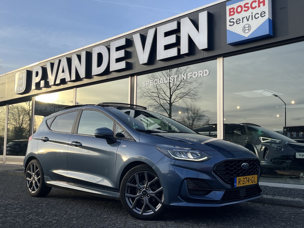Ford Fiesta - 1.0 EcoBoost Hybrid ST-Line X 125pk/92kW 6-bak | Panodak | Winter Pack | Driver Assistance - AutoWereld.nl