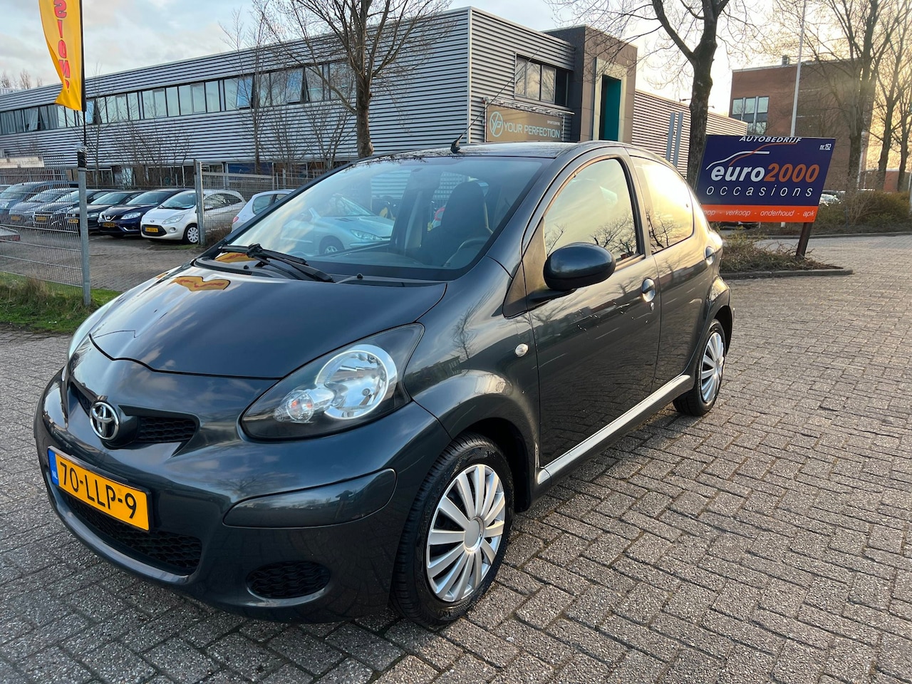 Toyota Aygo - 1.0-12V Comfort - AIRCO - NETJES - NIEUWE APK ! - AutoWereld.nl