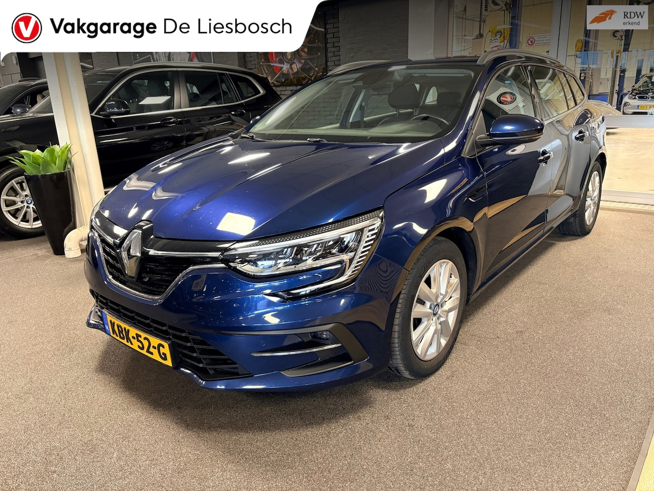 Renault Mégane E-Tech - Estate 1.6 Plug-In Hybrid 160 Business Zen / stoel en stuurverwarming / camera / navigatie - AutoWereld.nl