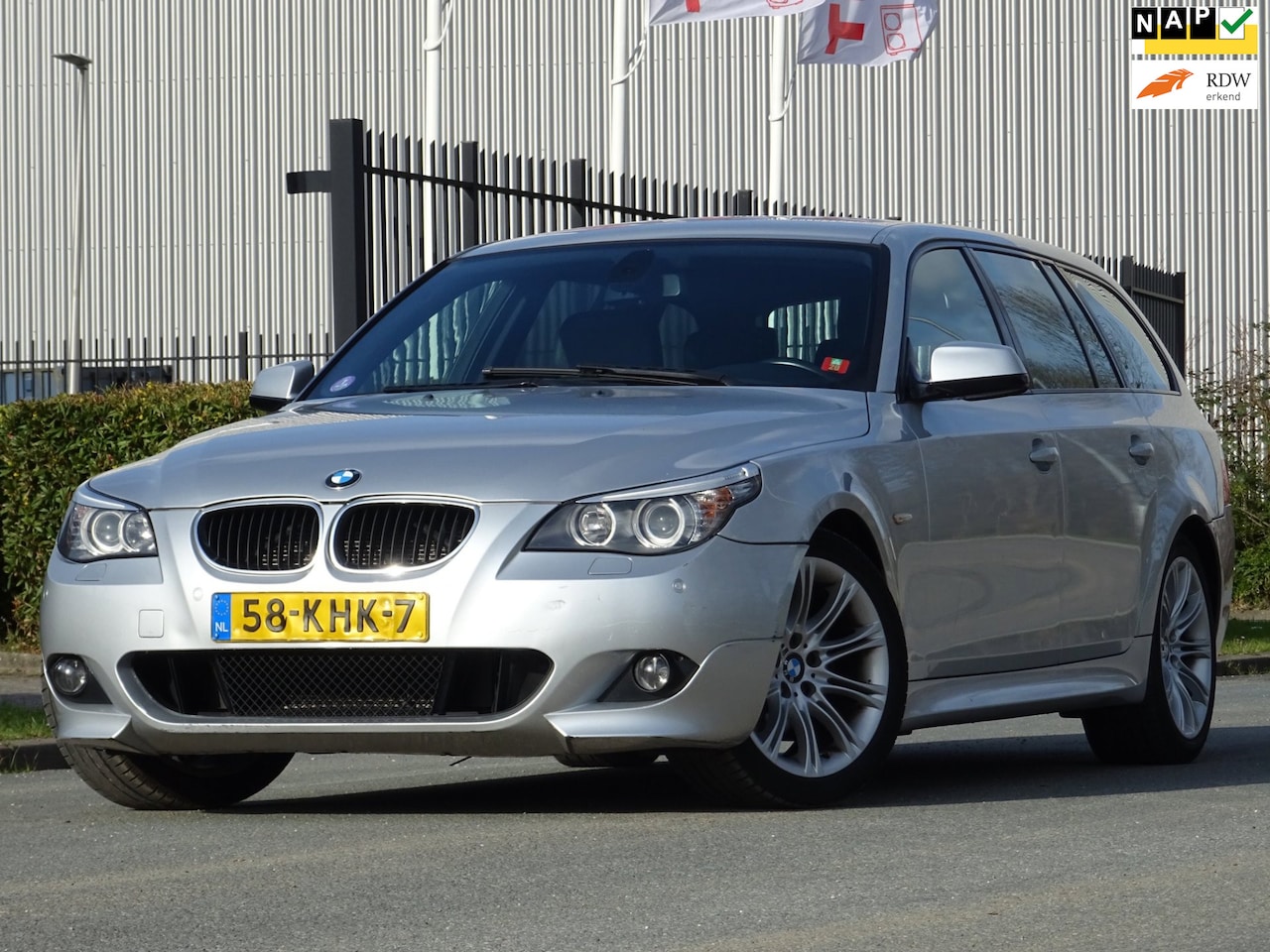 BMW 5-serie Touring - 520i M-SPORT NAP/LEER/NAVI/PDC/APK - AutoWereld.nl