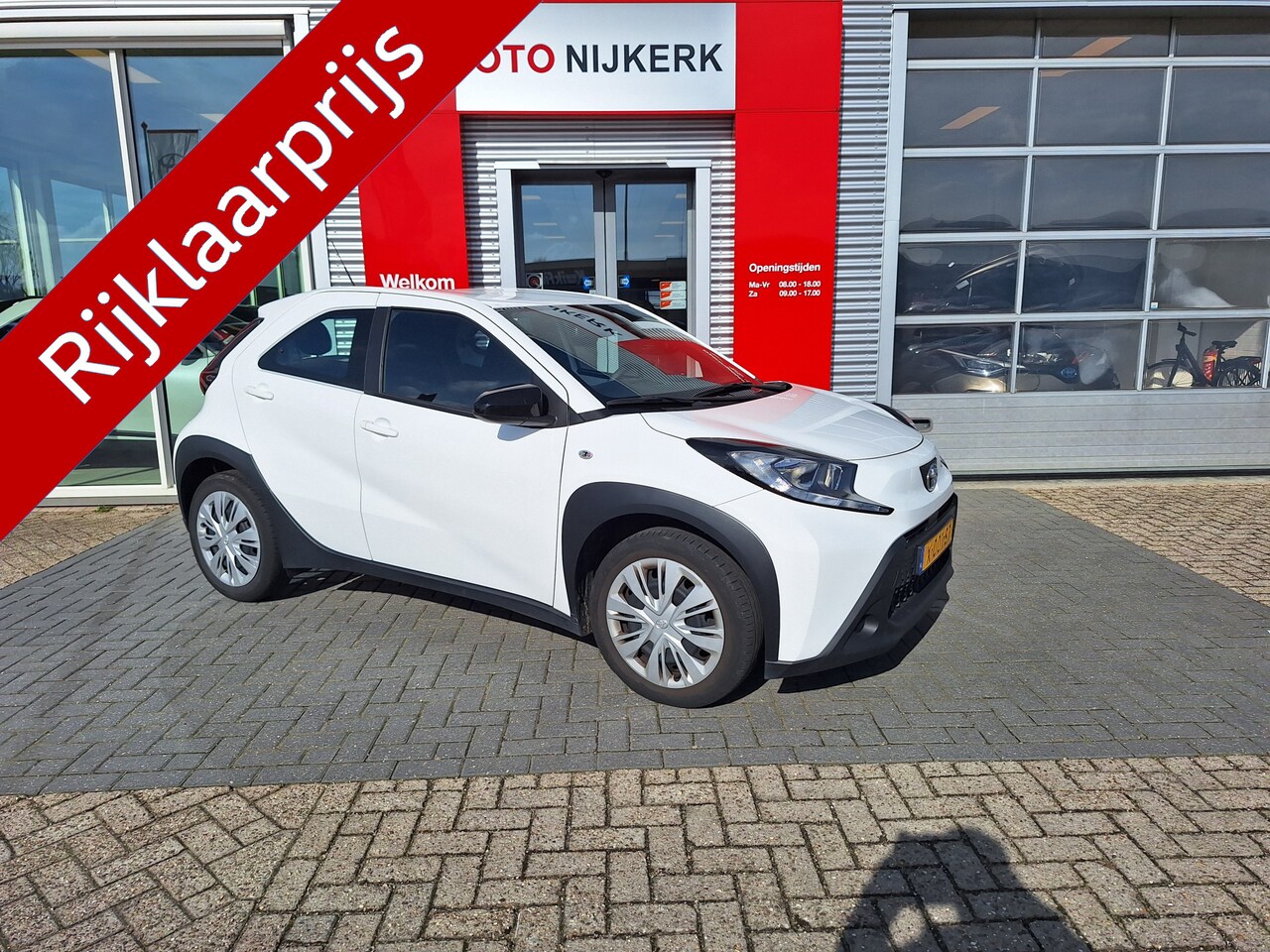 Toyota Aygo X - 1.0 VVT-i MT play 1.0 VVT-i MT Play - AutoWereld.nl