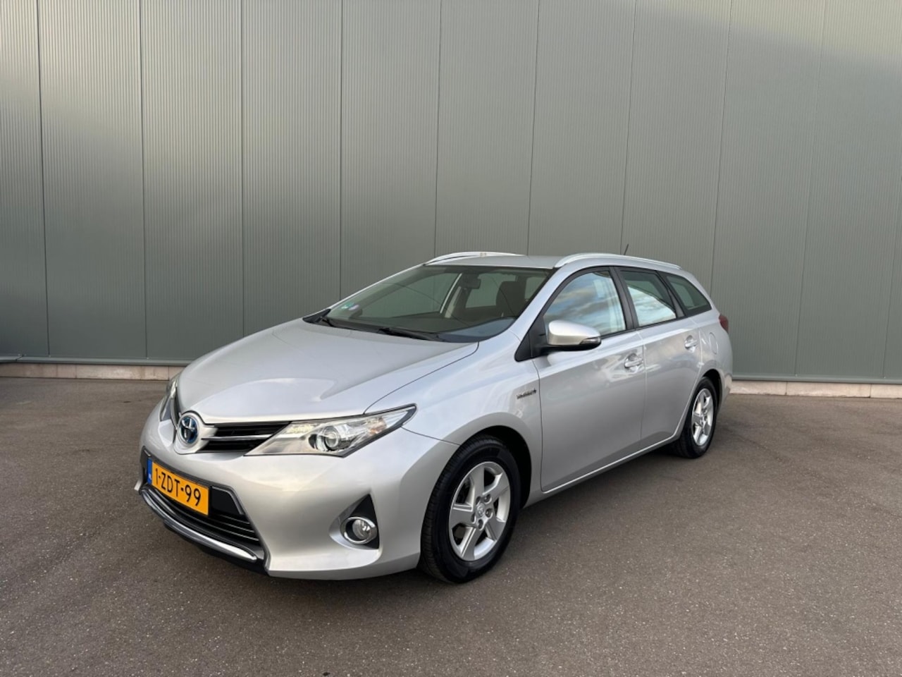 Toyota Auris Touring Sports - 1.8 Hybr. Aspiration ONDERHOUDSBOEKJE | CAMERA | NAP ! - AutoWereld.nl