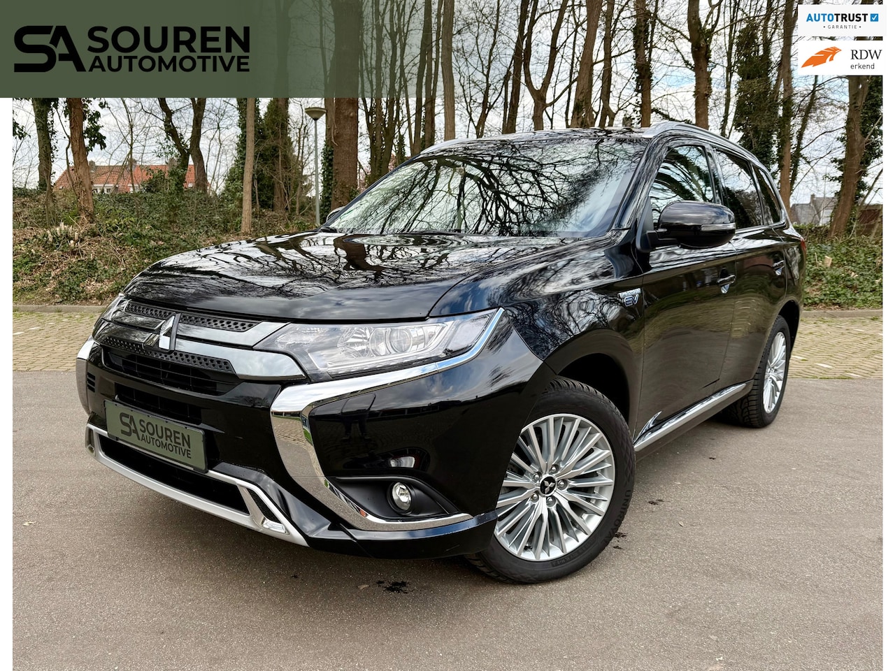 Mitsubishi Outlander - 2.4 PHEV Pure /18"/Adaptieve cruise/Dodehoek/LED/Stoelverwarming/PDC v+a/Camera/Apple Carp - AutoWereld.nl