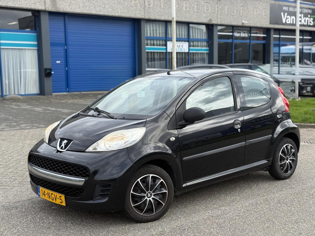 Peugeot 107 - 2010 1.0-12V 5-DRS Trekhaak Radio/CD/Aux Lage KM - AutoWereld.nl