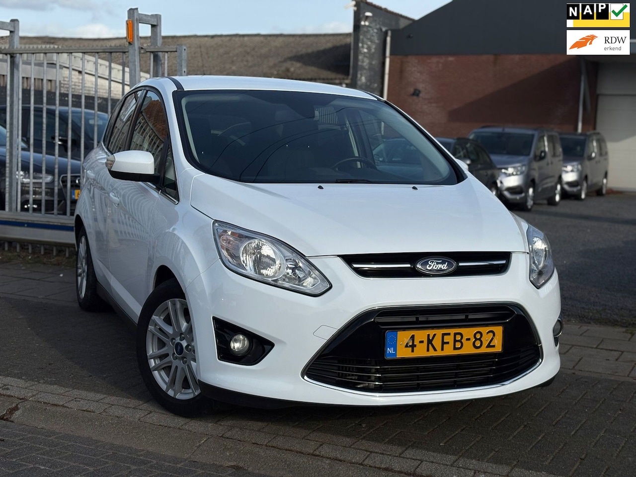 Ford C-Max - 1.0 Titanium | D-Riem V.V | Navigatie | Climate control | Keyless go | 16” LMV | - AutoWereld.nl