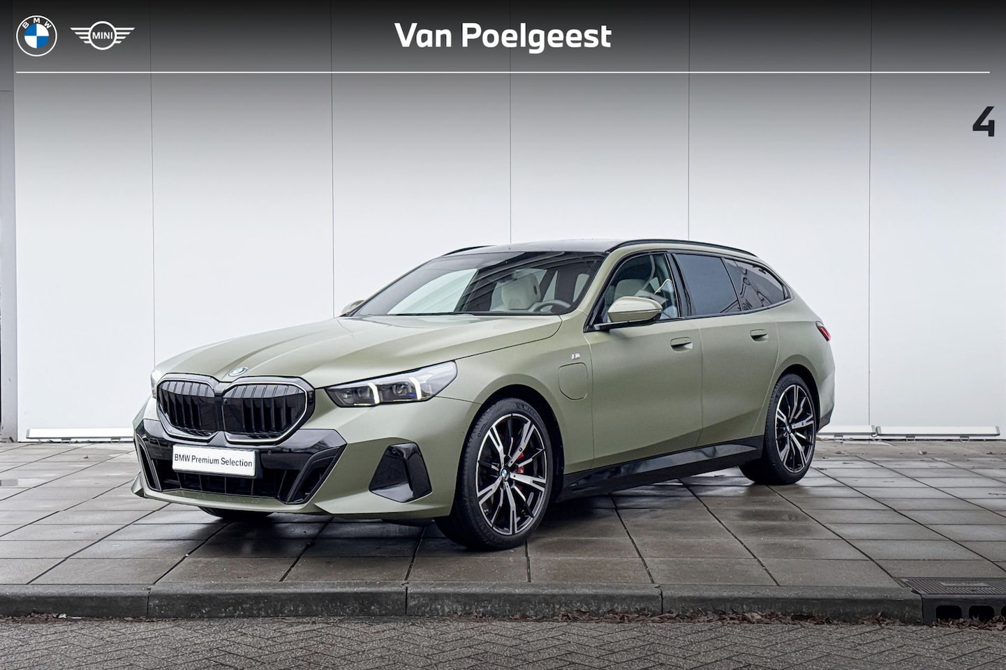 BMW 5-serie Touring - 550e xDrive M-Sport Pro Stuurwielrand Verwarming / Comfort Acces / Adaptief Onderstel Prof - AutoWereld.nl