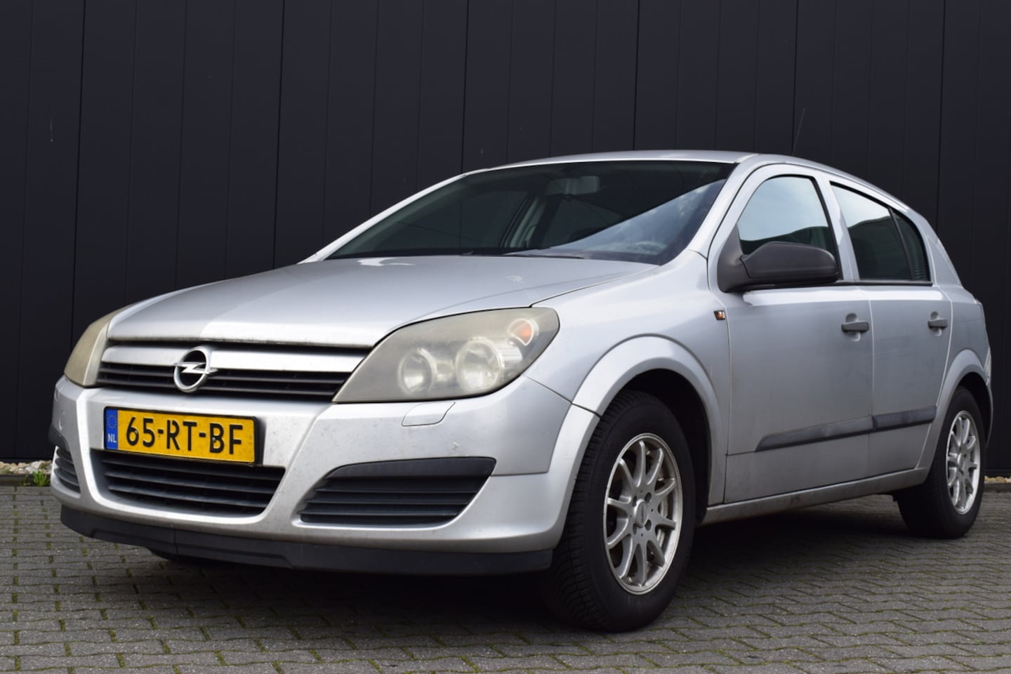 Opel Astra - 1.6 Essentia Airco | Cruise Control | 15 Inch LMV | GEEN APK!! - AutoWereld.nl