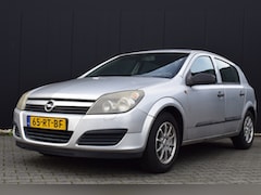 Opel Astra - 1.6 Essentia Airco | Cruise Control | 15 Inch LMV | GEEN APK