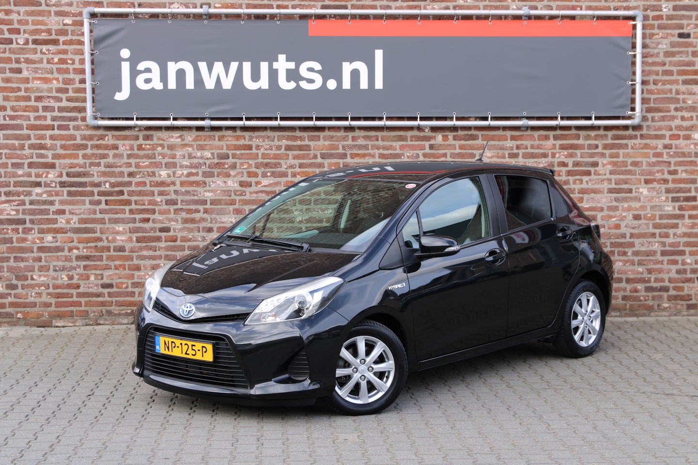 Toyota Yaris - 1.5 Hybrid Aspiration + Sport Pack - AutoWereld.nl