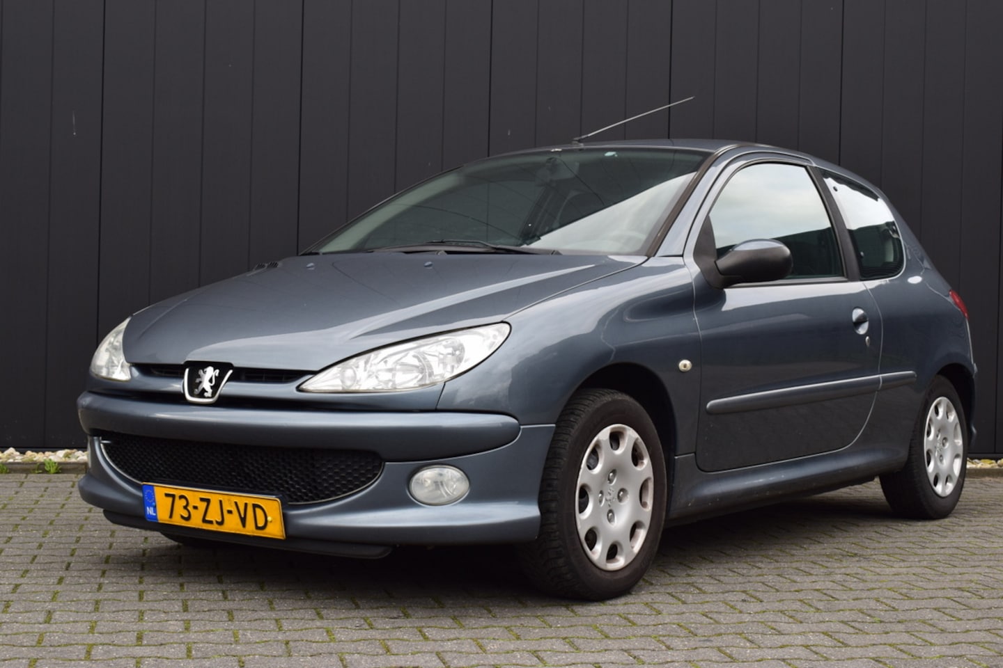Peugeot 206 - 1.4 Forever Airco | Originele Audio | Sportstoelen | APK tot 9-3-2027!! - AutoWereld.nl