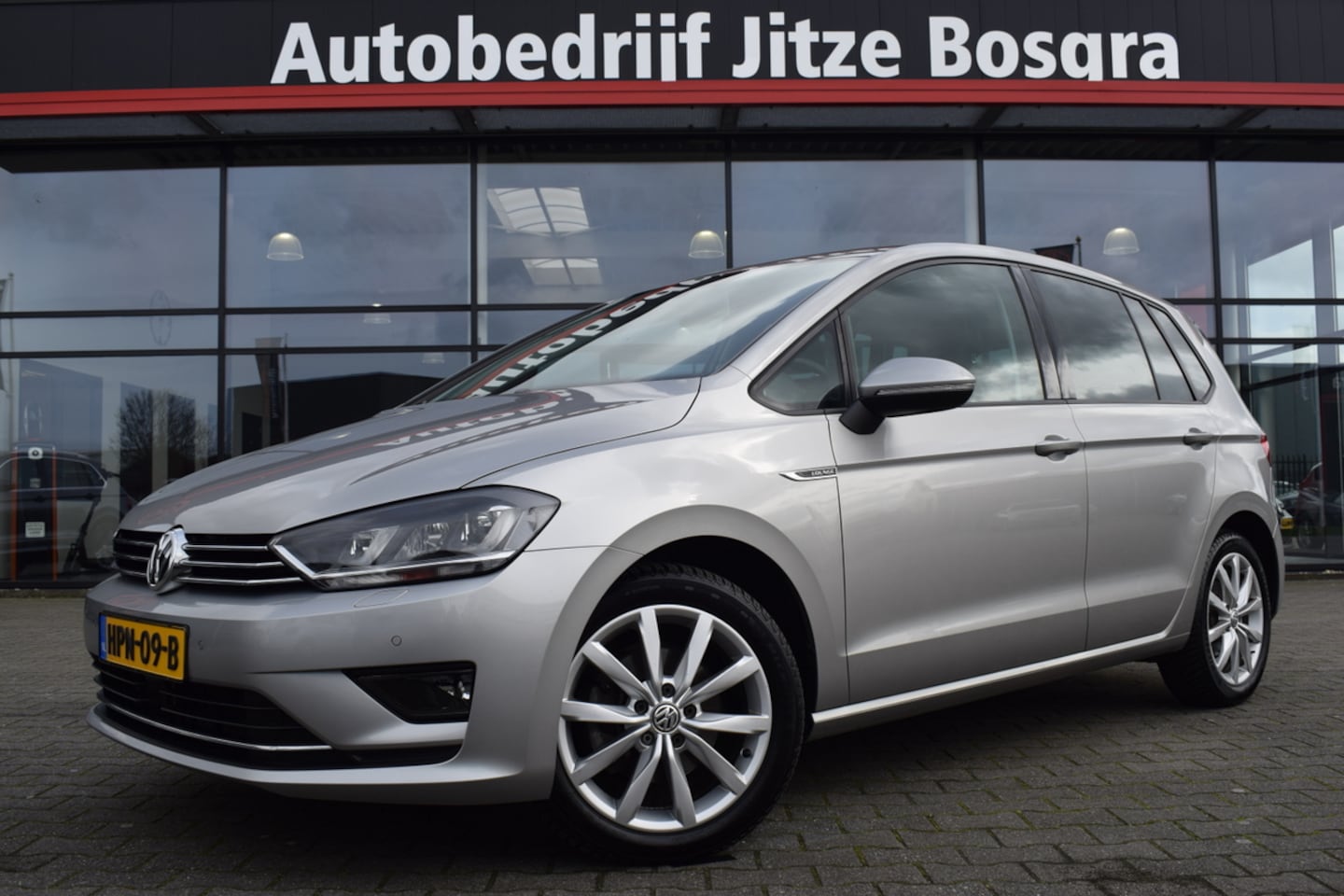 Volkswagen Golf Sportsvan - 1.4 TSI Automaat Highline Lounge Bi-Xenon | Full Map Navi | Camera | Trekhaak | Volledig O - AutoWereld.nl