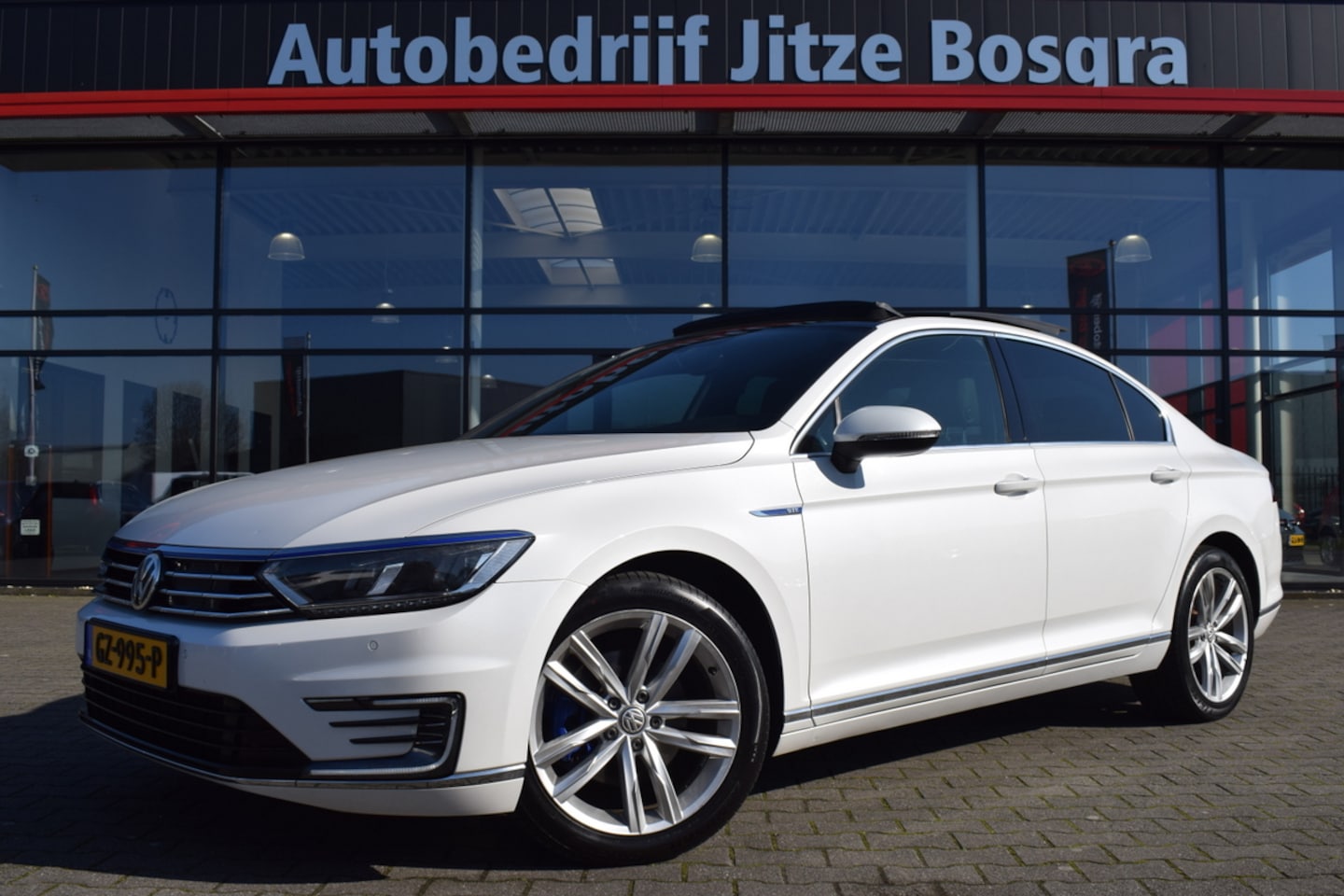Volkswagen Passat - 1.4 TSi GTE Highline LED | Panoramadak | Carplay | Virtual | Leder/Alcantara | Camera - AutoWereld.nl