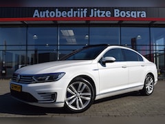 Volkswagen Passat - 1.4 TSi GTE Highline LED | Panoramadak | Carplay | Virtual | Leder/Alcantara | Camera