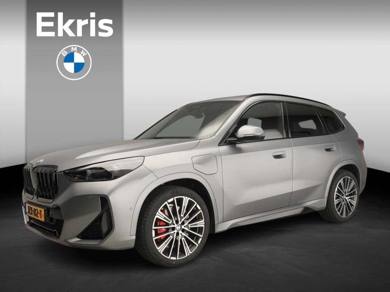 BMW X1 - xDrive25e M-Sportpakket / Trekhaak / Panoramadak / Head-up / Harman Kardon / LED / Getint - AutoWereld.nl