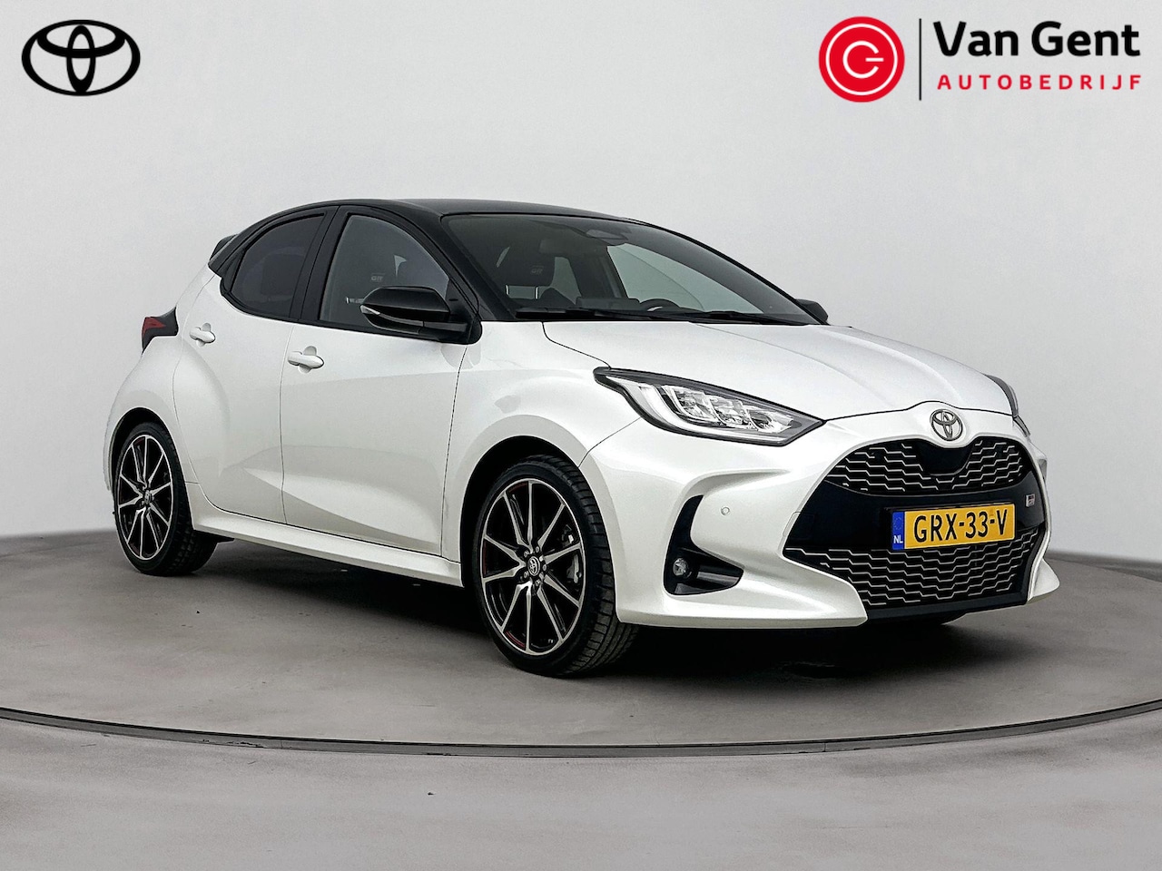 Toyota Yaris - 1.5 Hybrid 130 GR SPORT | Panoramadak | Apple Carplay / Android Auto | Dodehoek detectie | - AutoWereld.nl