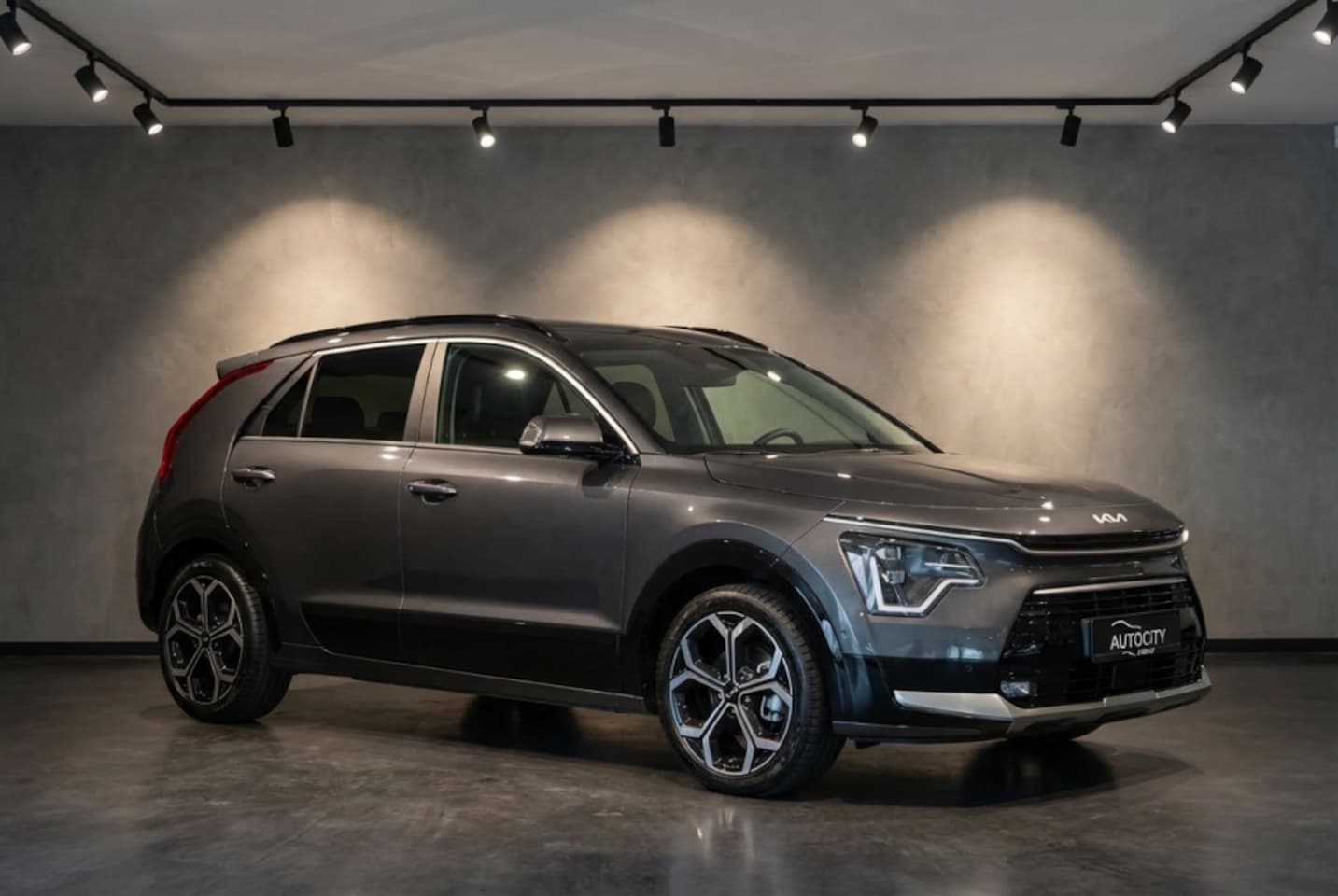 Kia Niro - 1.6 GDi HEV Elektrische Stoelen l Camera l Keyless - AutoWereld.nl