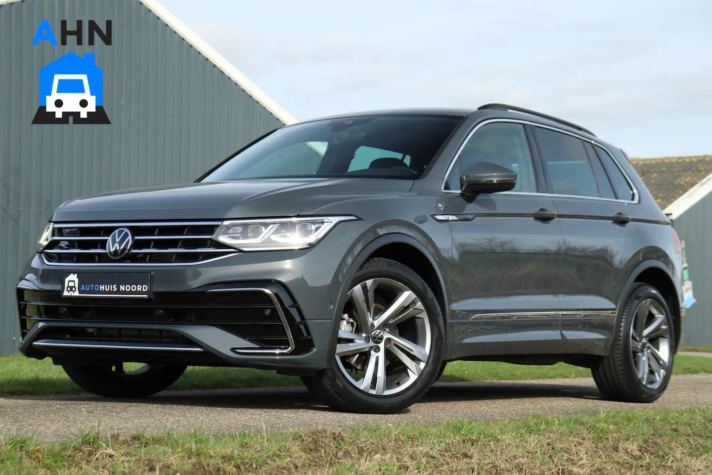 Volkswagen Tiguan - 1.5 TSI / 2x R-Line / Virtual Cockpit / 150PK / Camera / LED / 19"! - AutoWereld.nl