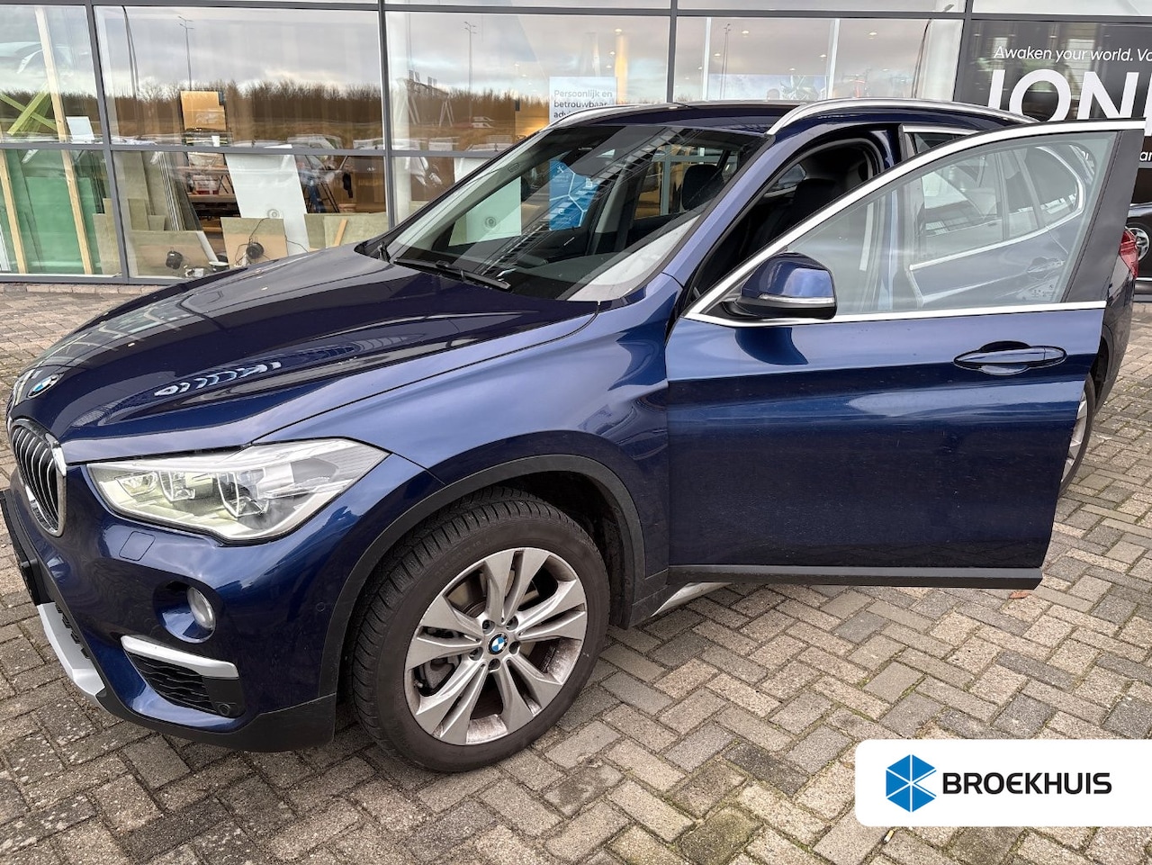 BMW X1 - sDrive20i High Executive Automaat | Camera | Winterset | Lederen bekleding | Parkeersensor - AutoWereld.nl