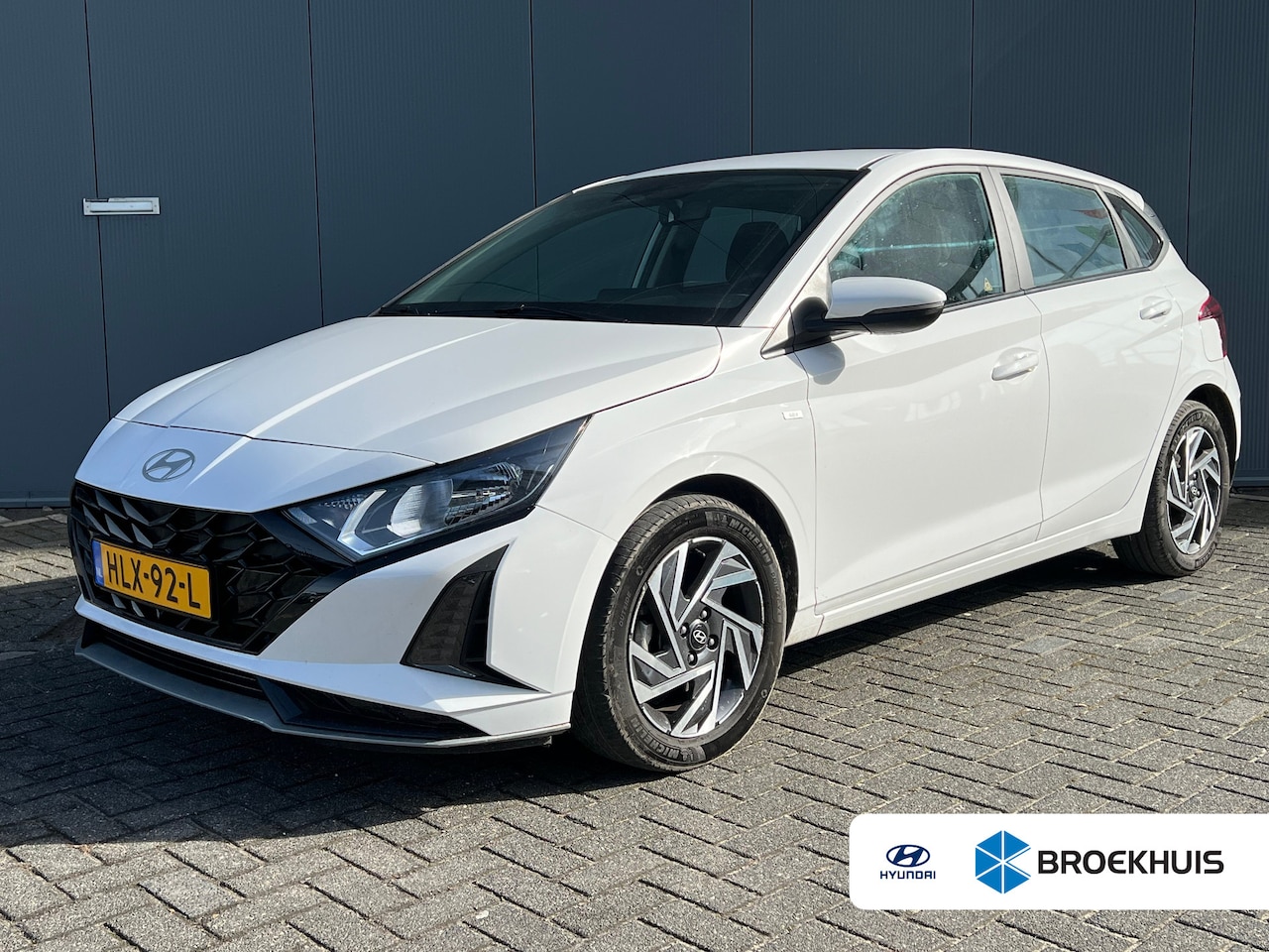 Hyundai i20 - 1.0 T-GDI 100pk Comfort Airco | Camera | Carplay | Bestuurdersstoel in hoogte verstelbaar - AutoWereld.nl