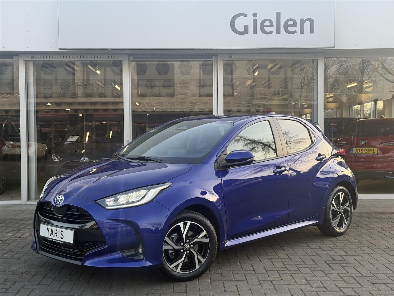Toyota Yaris - 1.5 Hybrid 115 First Edition | Eerste eigenaar, Facelift, Nieuwe multimedia, Lichtmetalen - AutoWereld.nl