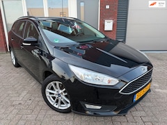 Ford Focus Wagon - 1.0 Lease Edition / Navi / PDC / Clima / NAP