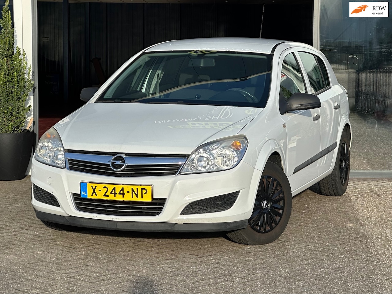 Opel Astra - 1.4 Selection - Wit - Airco - Rijdt & schakelt uitstekend - AutoWereld.nl