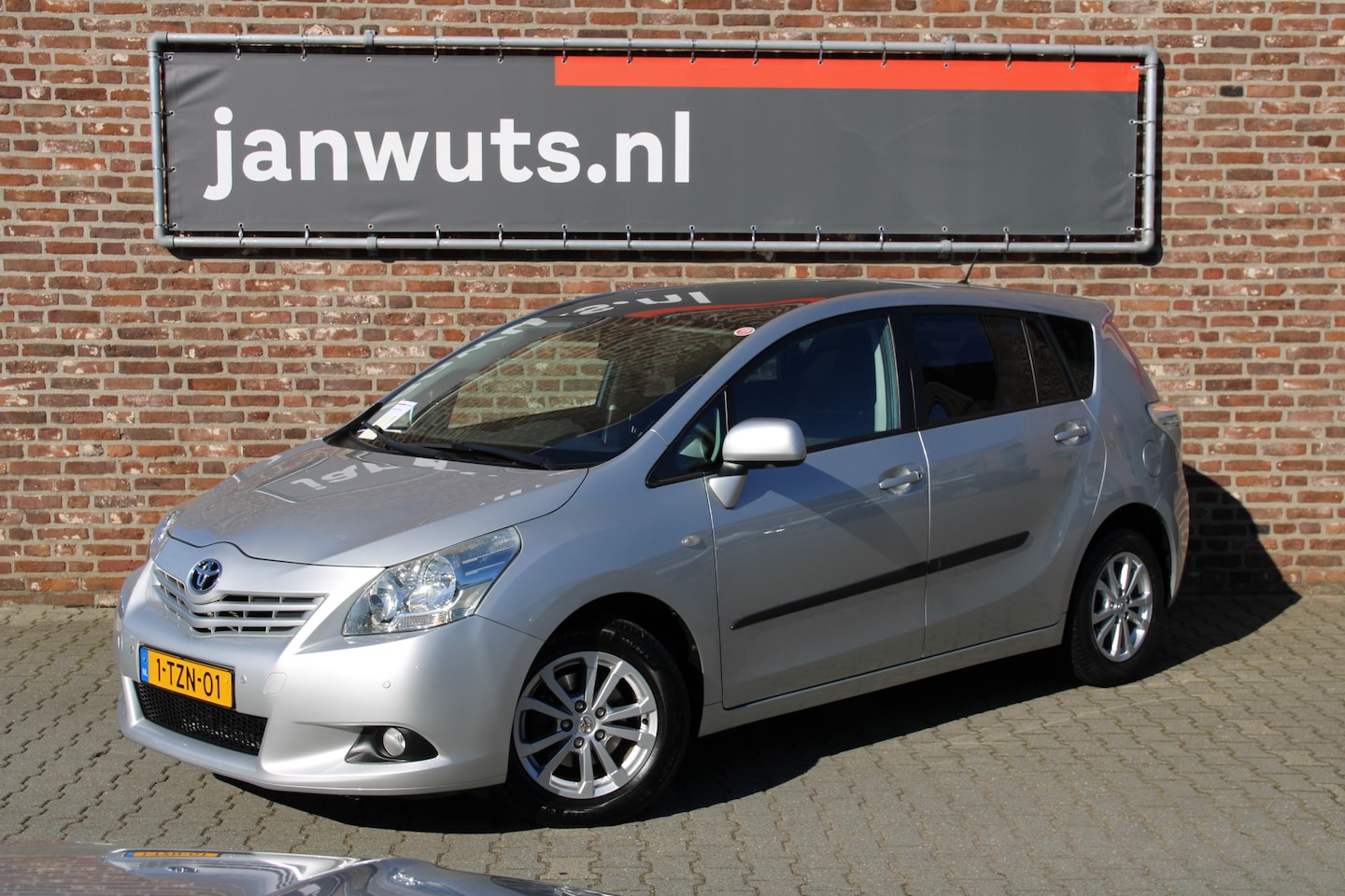 Toyota Verso - 1.8 VVT-i Business + panorama + Trekhaak - AutoWereld.nl