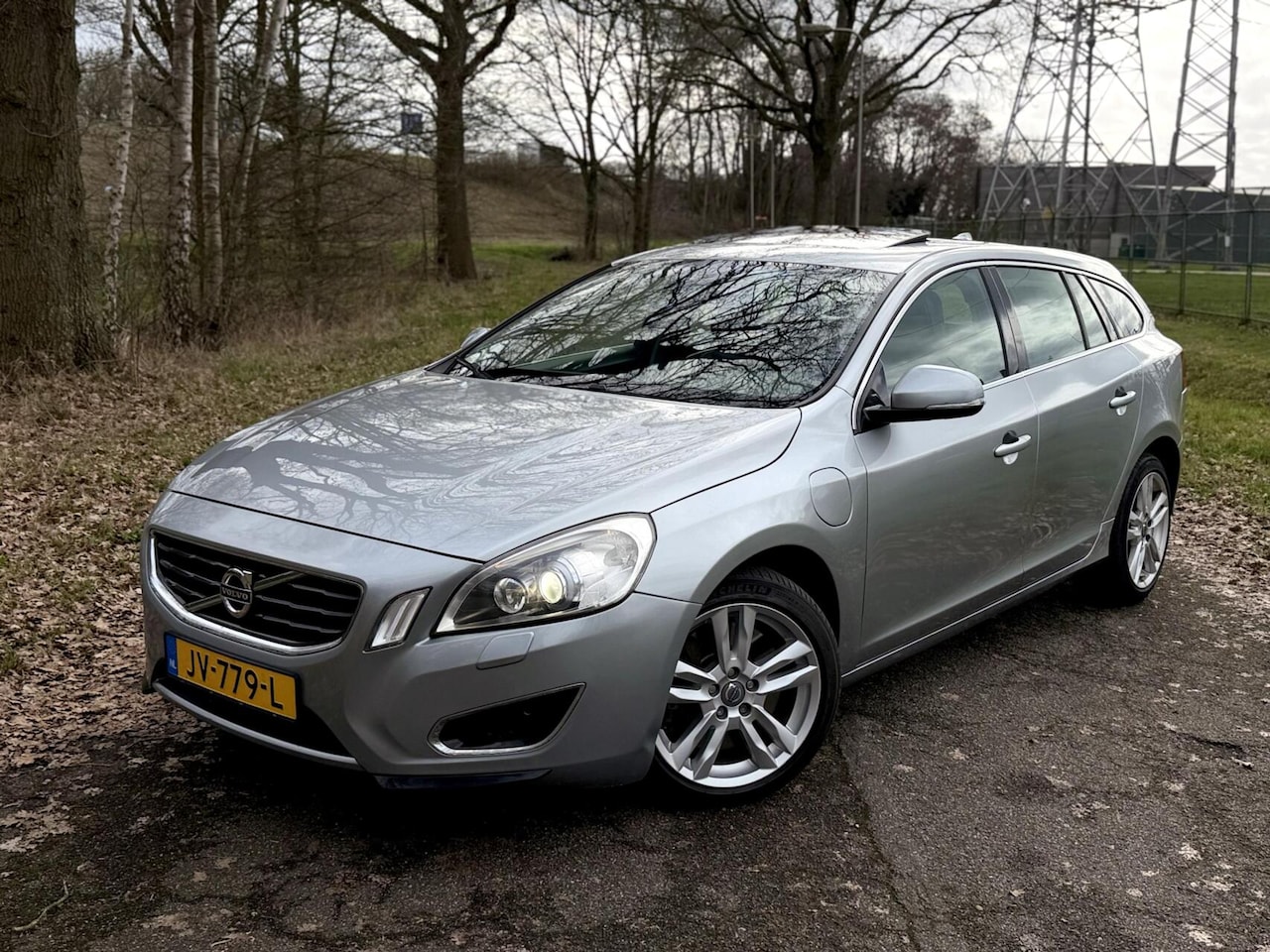 Volvo V60 - 2.4 D6 AWD Pano / Camera / Leder ☑️ - AutoWereld.nl