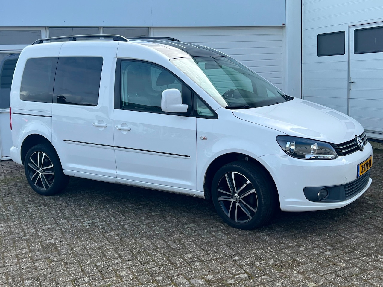 Volkswagen Caddy - 1.2 TSI Highline EDITION 30 UITVOERING+HALF LEDER ALCANTARA+APK 02-2027+2 SLEUTELS - AutoWereld.nl
