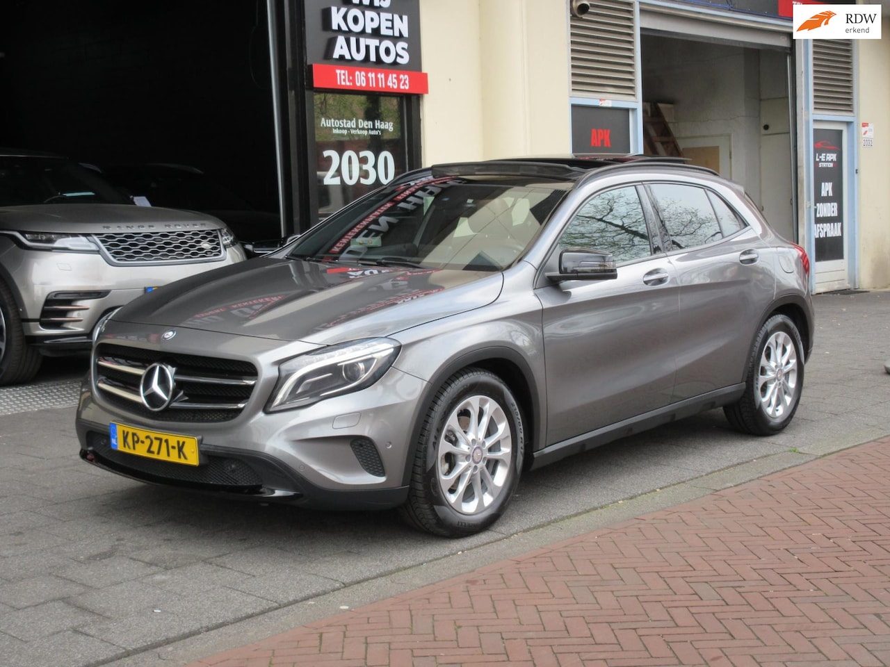 Mercedes-Benz GLA-Klasse - 180 d Automaat Leer Navi Pano - AutoWereld.nl