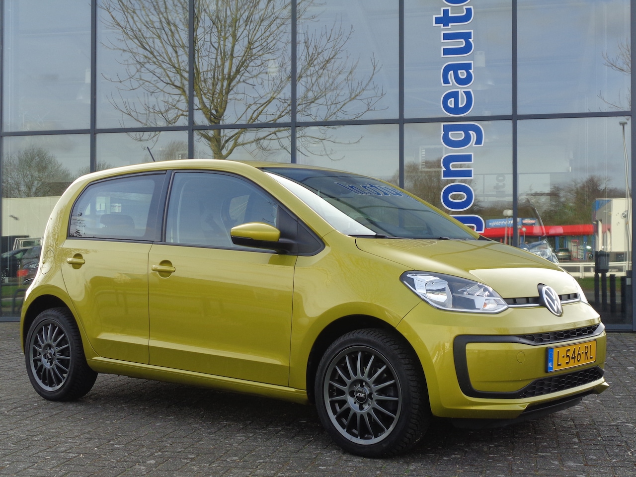 Volkswagen Up! - 1.0 Yellow Edition 5D Camera Navi LM velgen Airco Nieuwstaat NL - AutoWereld.nl