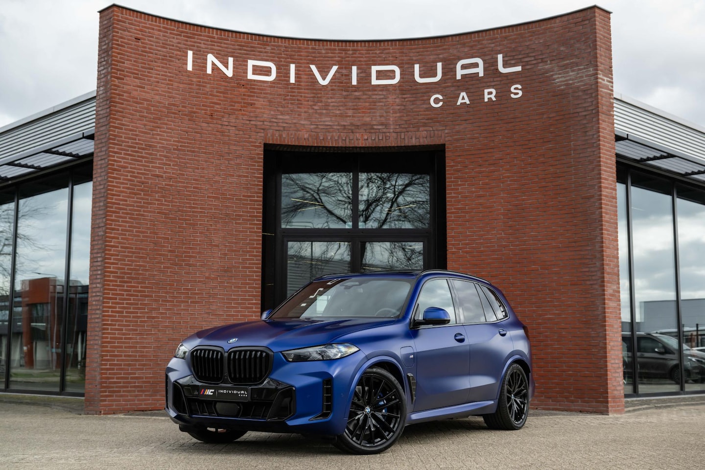 BMW X5 - xDrive50e M-Sport Pro M-Seats Sky Individual Lack - AutoWereld.nl