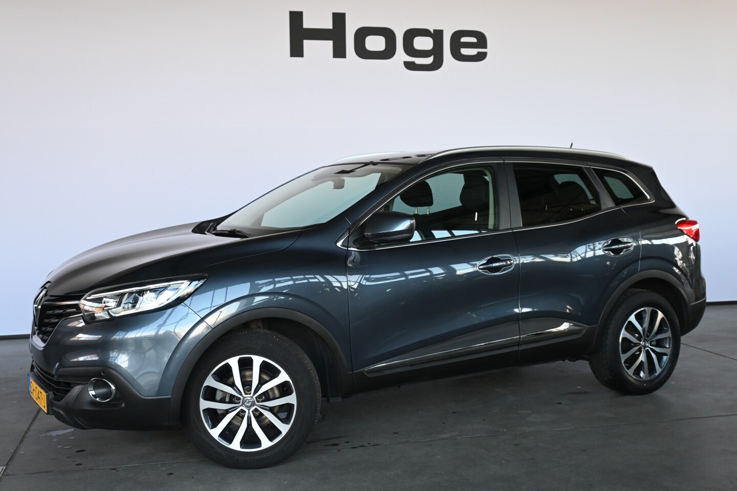 Renault Kadjar - 1.2 TCe Limited Automaat Clima Carplay LED Trekhaak Goed Onderhouden! Inruil Mogelijk! - AutoWereld.nl