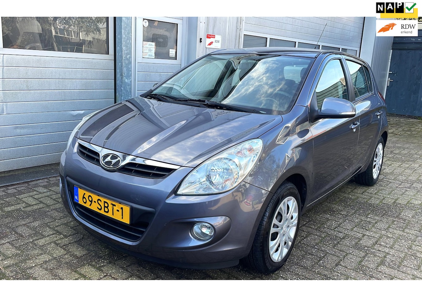 Hyundai i20 - 1.2i i-Motion 5DR 2011-NAP-AircoTrekhaak-New APK - AutoWereld.nl