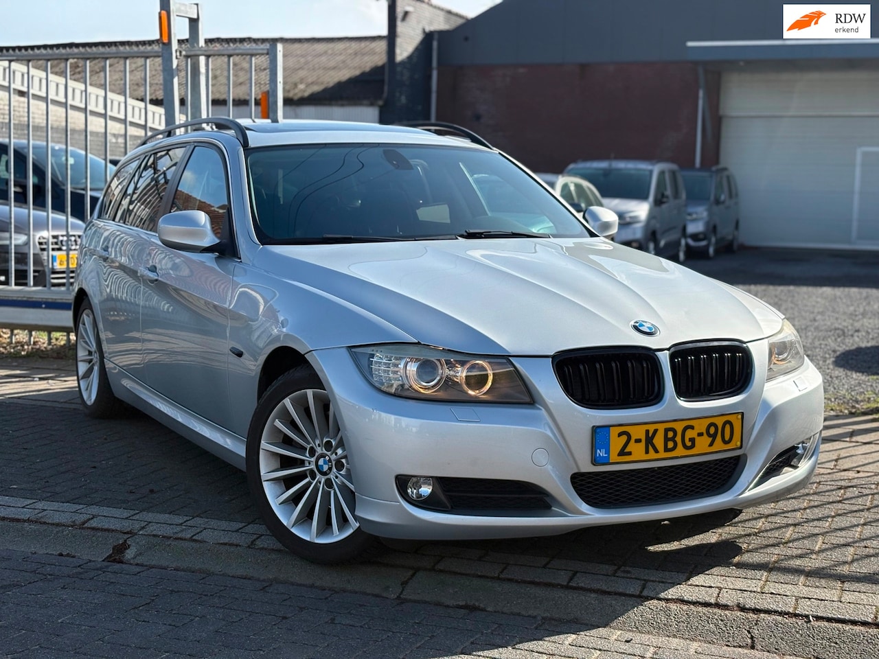 BMW 3-serie Touring - 325 Xdrive Business Line M Sport | Panoramadak | Trekhaak | Xenon | Half leder | - AutoWereld.nl