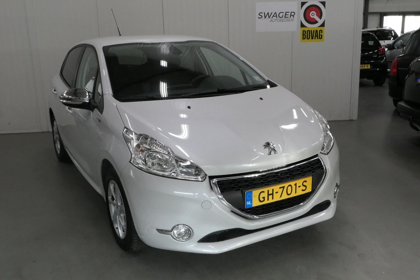 Peugeot 208 - 1.2 PureTech 82PK 5D Style Pack(Goed onderhouden &Trekhaak) - AutoWereld.nl