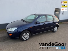 Ford Focus - 1.4-16V Trend, '01, 5-drs, apk 04-27 en nwe. distributie, airco