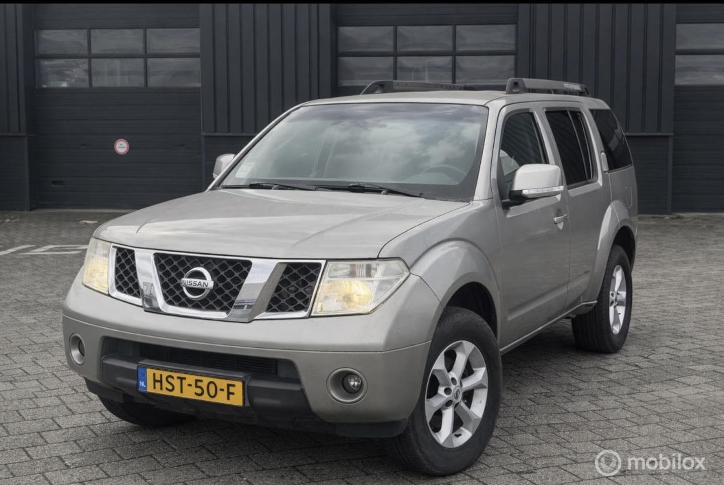 Nissan Pathfinder - 2.5 dCi ** MOTORSTORING - AutoWereld.nl