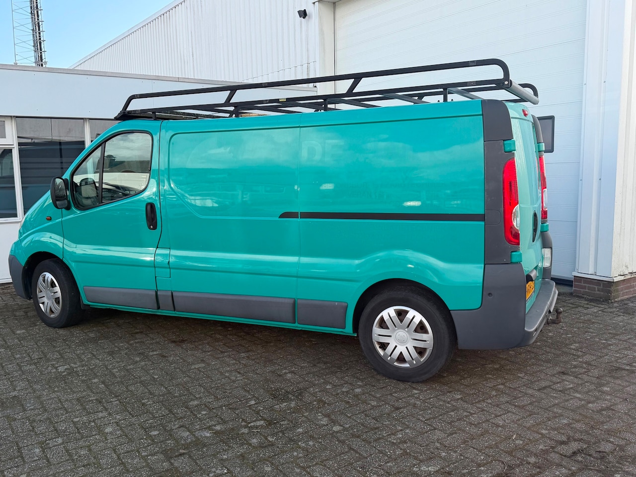Opel Vivaro - 2.0 CDTI L2H1 NAP+MARGE+IMPERIAL+3 PERSOONS+TREKHAAK+2 SLEUTELS - AutoWereld.nl