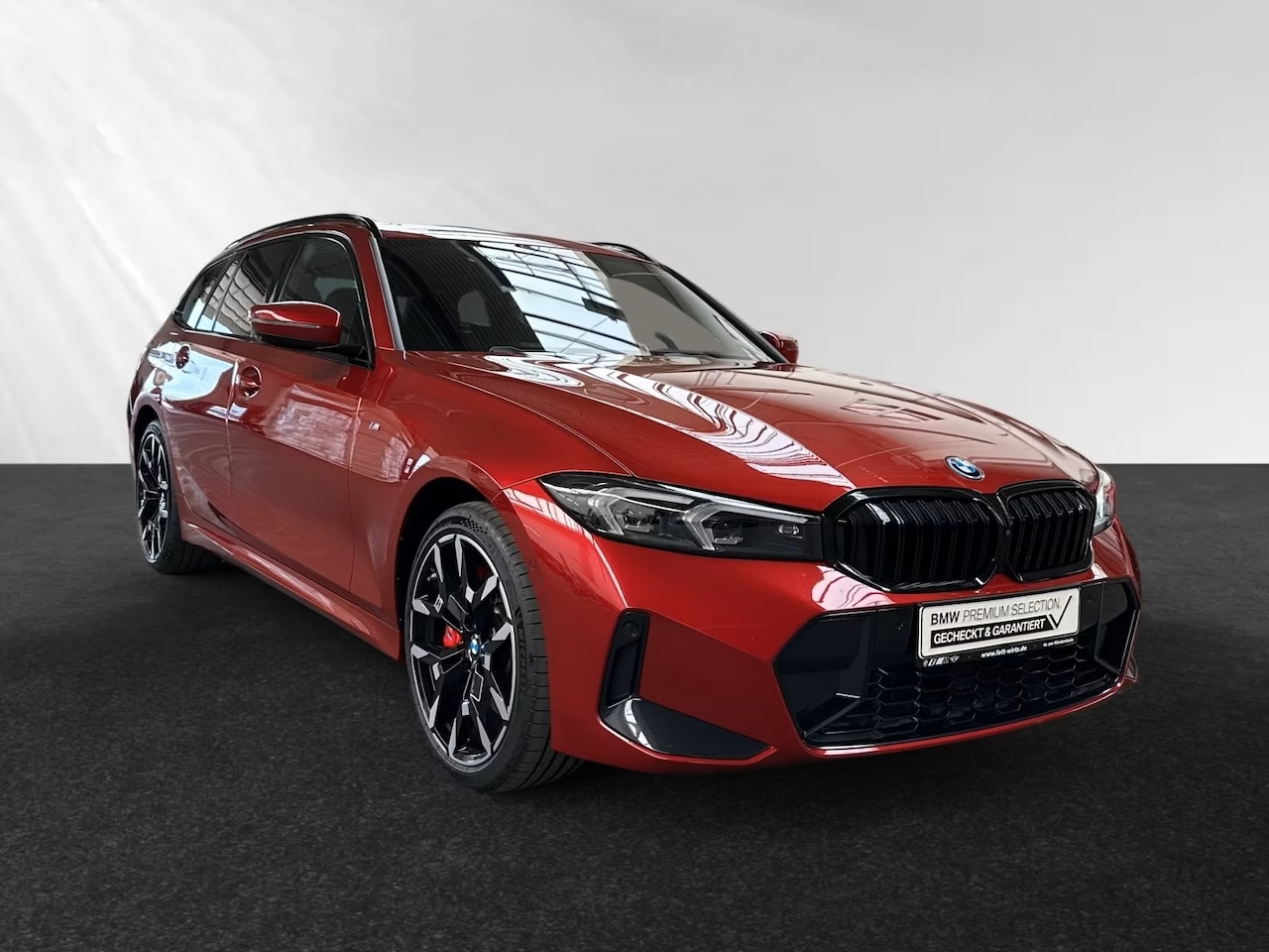 BMW 3-serie Touring - 330e xDrive M-SPORT ** LED, NAVI+, PANORAMA, TREKH, MEM, HuD, 19-inch LMV ** 1e EIG - UNFA - AutoWereld.nl