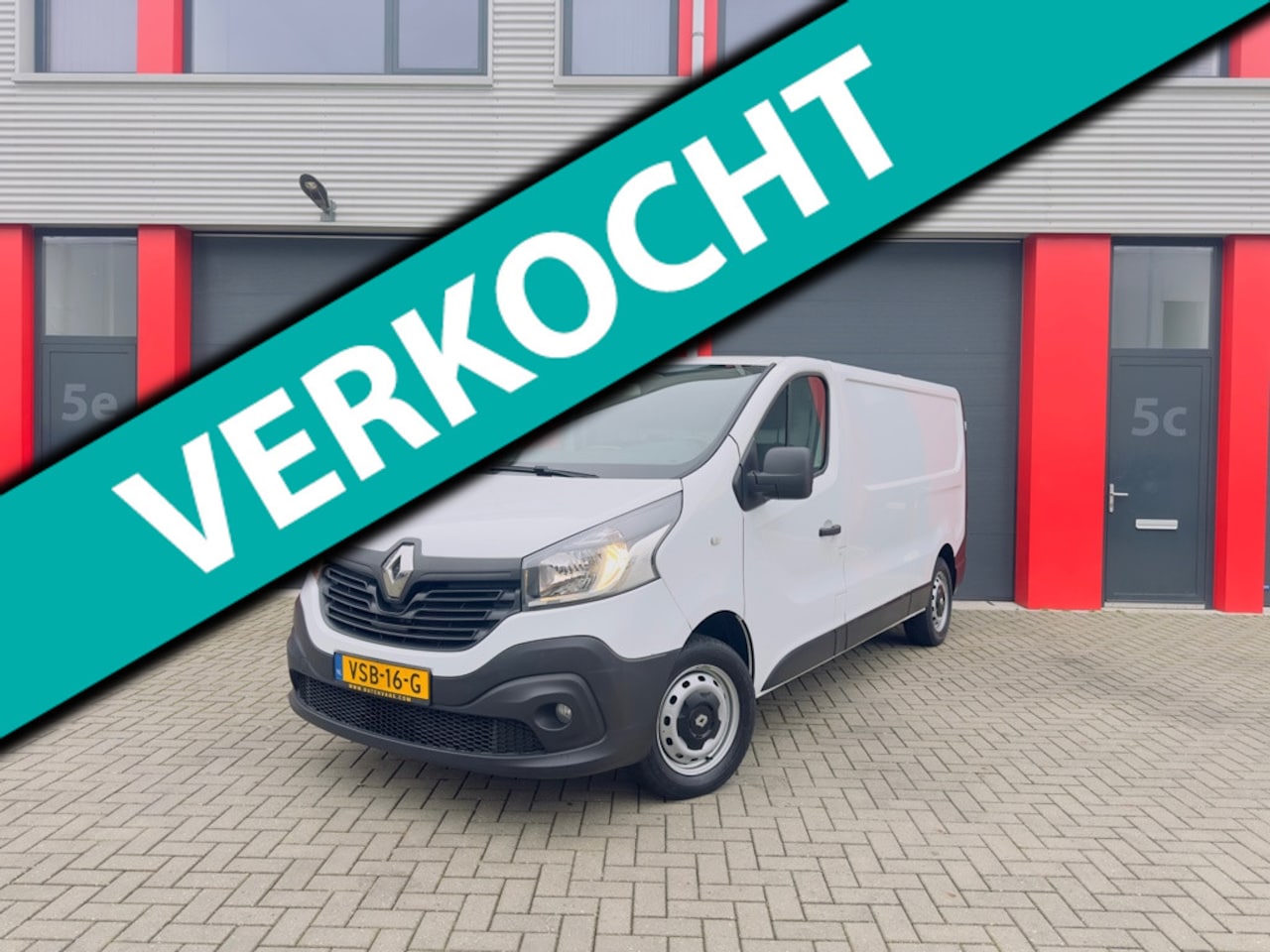 Renault Trafic - 1.6 dCi T29 L2H1 Comfort EURO6 pdc airco cruise - AutoWereld.nl