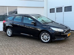 Ford Focus Wagon - 1.0 Trend Edition NAP+NAVIGATIE+AIRCO+CRUISE CONTROL+PDC+TREKHAAK+2 SLEUTELS