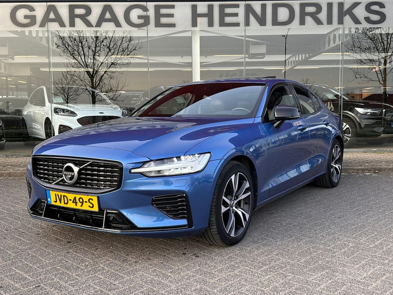 Volvo S60 - 2.0 Recharge T8 AWD R-Design | Panorama | Leder | LED | Trekhaak | Full Options! | - AutoWereld.nl