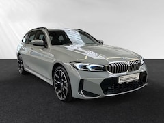 BMW 3-serie Touring - 330e xDrive M-SPORT * LED, NAVI+, PANORAMA, TREKH, MEM, HuD, 19-inch LMV * 1e EIG - UNFALL