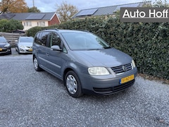 Volkswagen Touran - 1.6-16V FSI Trendline | Airco | Cruise Control | Elekt. Ramen | Trekhaak | Privacy Glass |