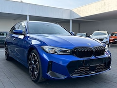 BMW 3-serie Touring - 330e M-SPORT (LCi) * LED, M-SPORTST, LEDER, PANO, TREKH, HuD, ACC, 19-inch LMV * 1e EIG