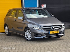 Mercedes-Benz B-klasse - 180 Ambition / Automaat / Leder / Camera / Cruise Control / Airco / Elek Pakket / Allu Vel